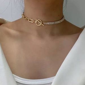 Circle Bar Rhinestone Paperclip Choker Necklace